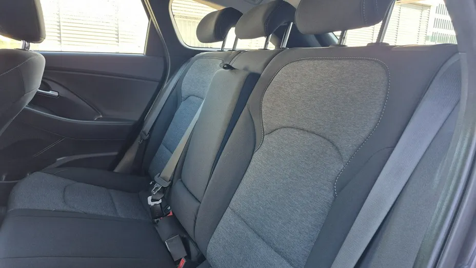 HYUNDAI i30 -
