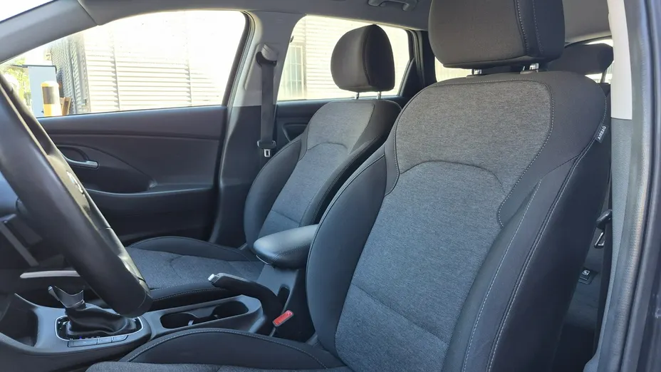 HYUNDAI i30 -