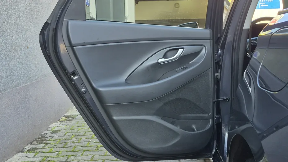 HYUNDAI i30 -