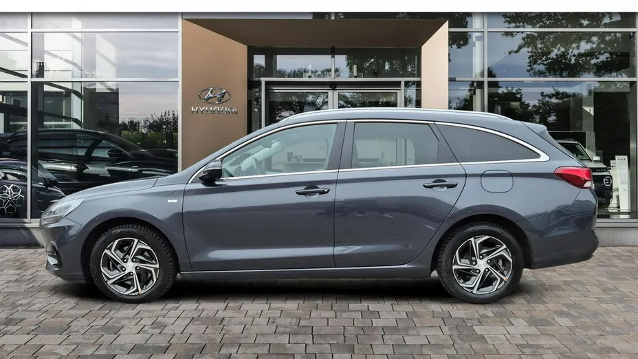 HYUNDAI i30 -