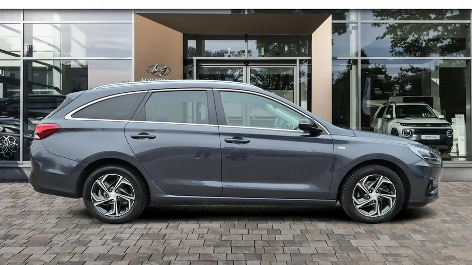 HYUNDAI i30 -