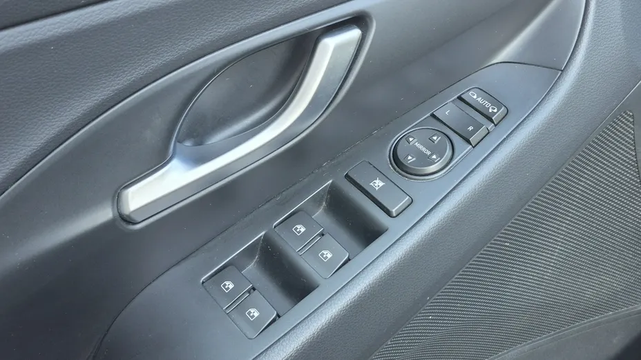 HYUNDAI i30 -