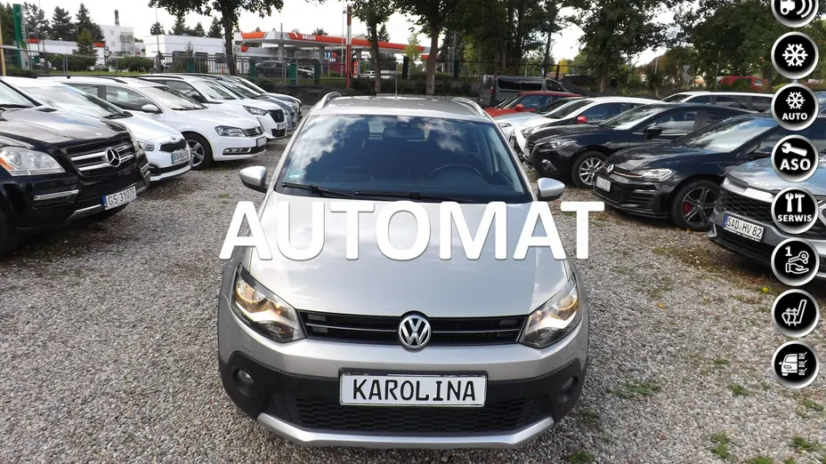 VOLKSWAGEN Polo -