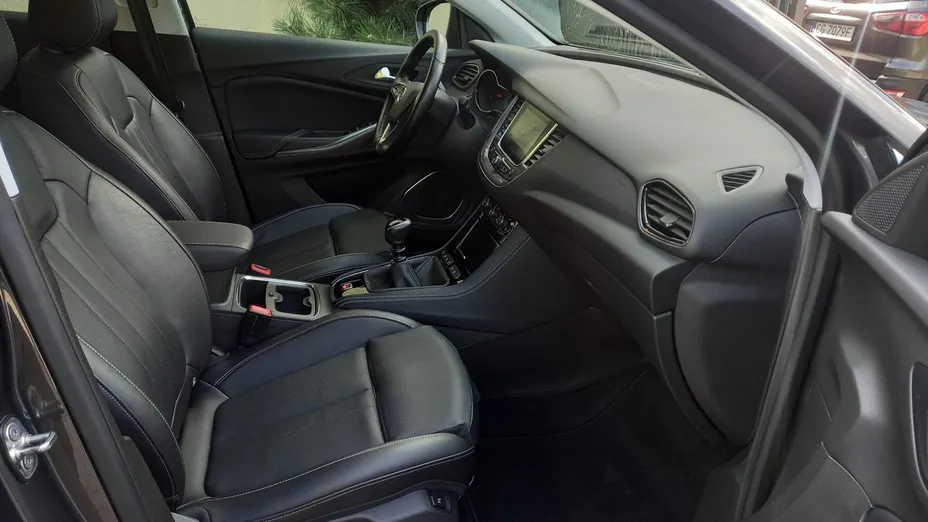 OPEL Grandland X -