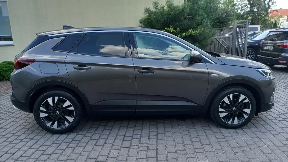 OPEL Grandland X -