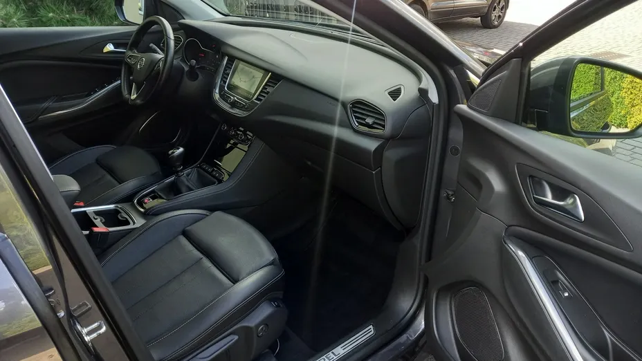 OPEL Grandland X -