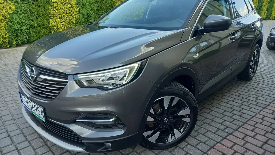 OPEL Grandland X -