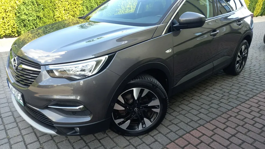 OPEL Grandland X -