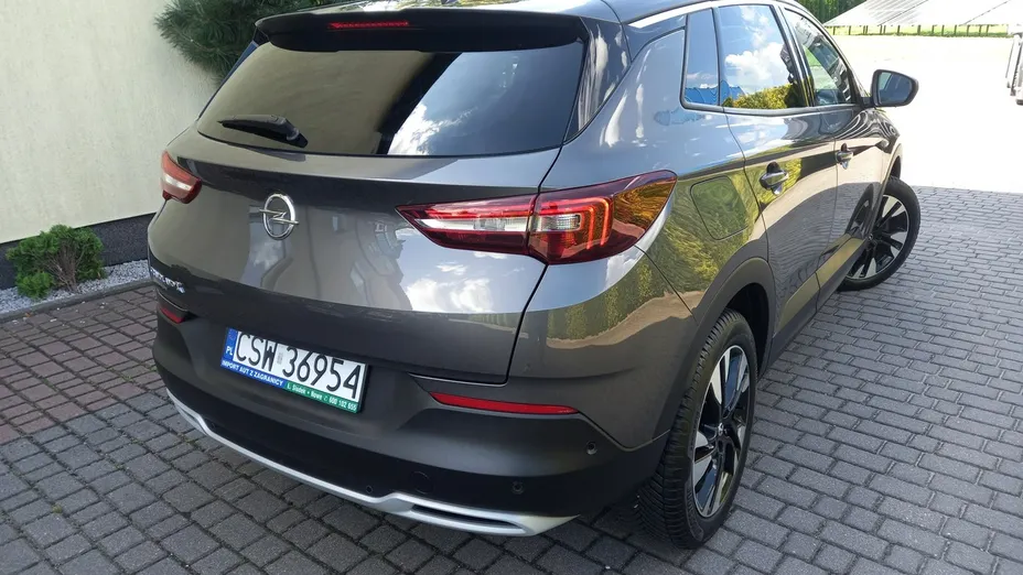 OPEL Grandland X -