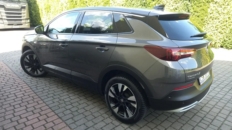 OPEL Grandland X -