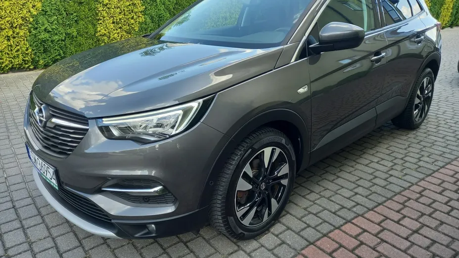 OPEL Grandland X -
