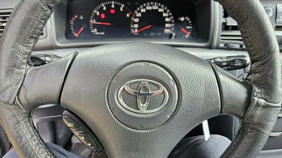 TOYOTA Corolla -