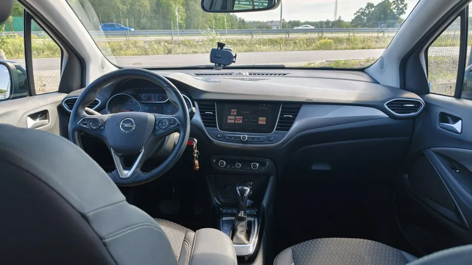 OPEL Crossland X -