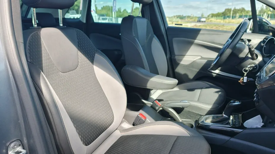 OPEL Crossland X -