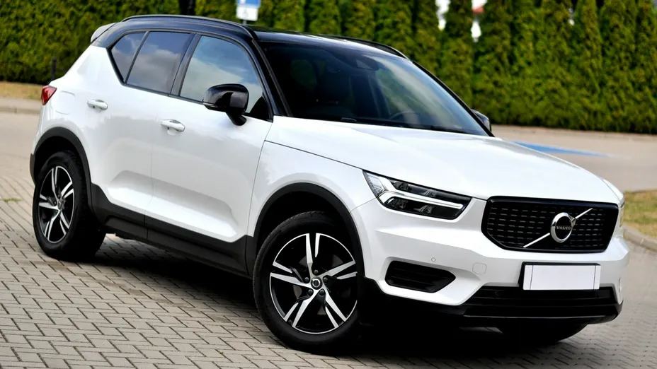 VOLVO XC40 -