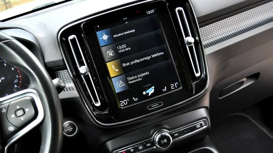 VOLVO XC40 -