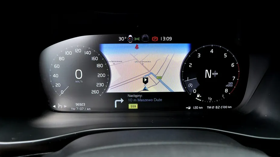 VOLVO XC40 -