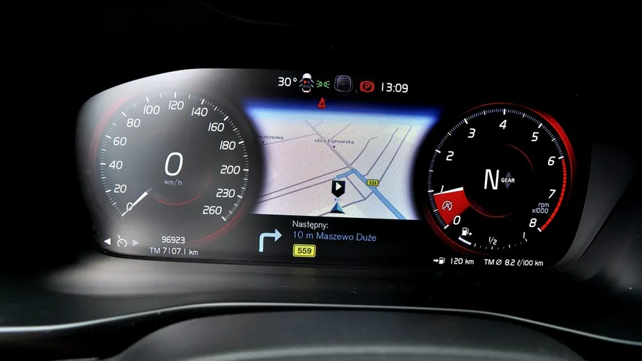 VOLVO XC40 -