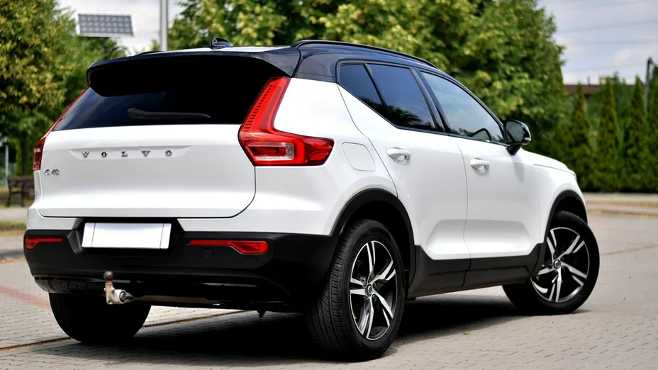 VOLVO XC40 -
