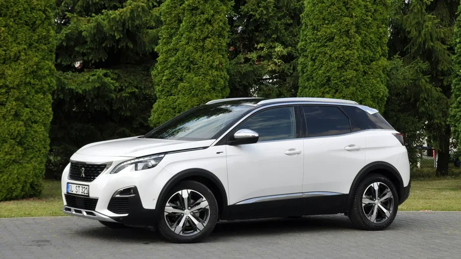 PEUGEOT 3008 -