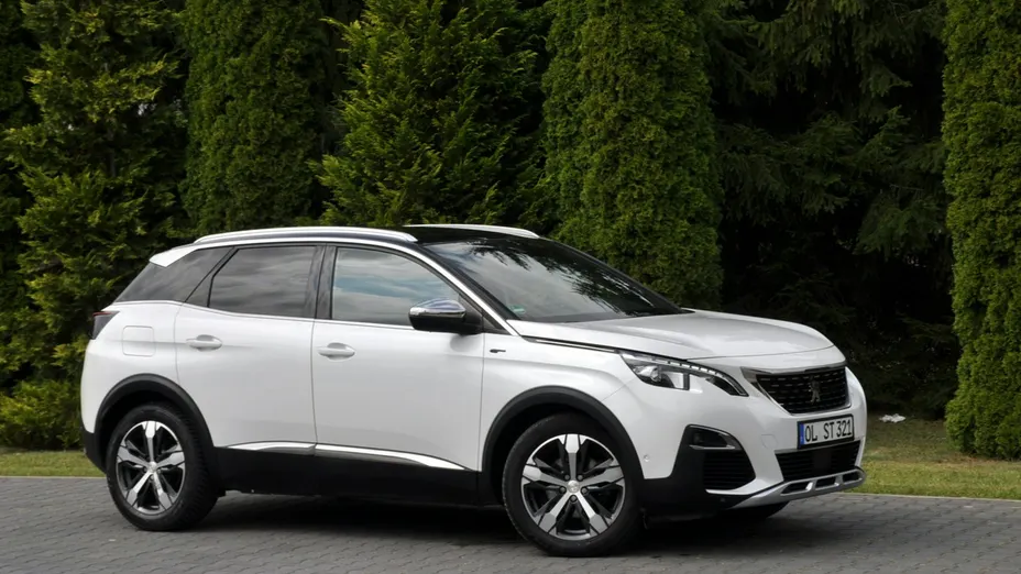 PEUGEOT 3008 -