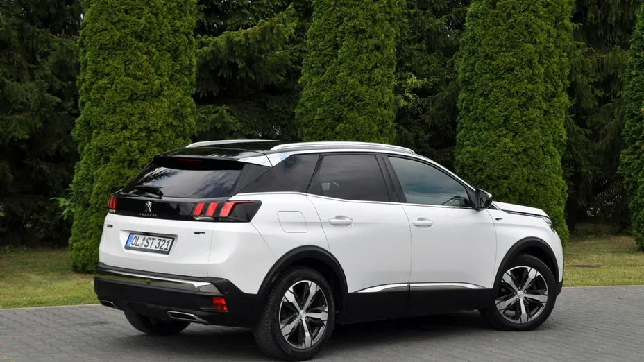 PEUGEOT 3008 -