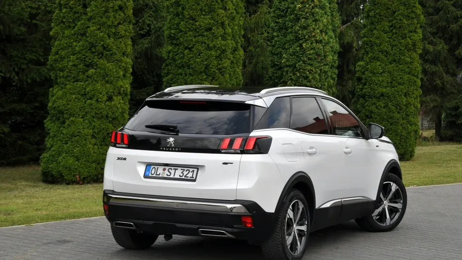 PEUGEOT 3008 -