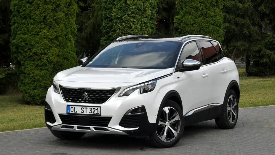 PEUGEOT 3008 -