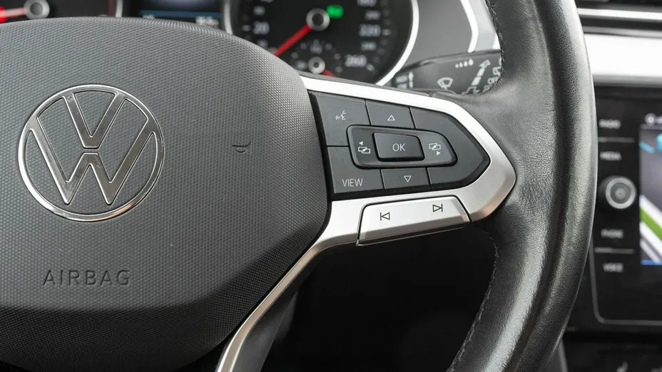 VOLKSWAGEN Passat -