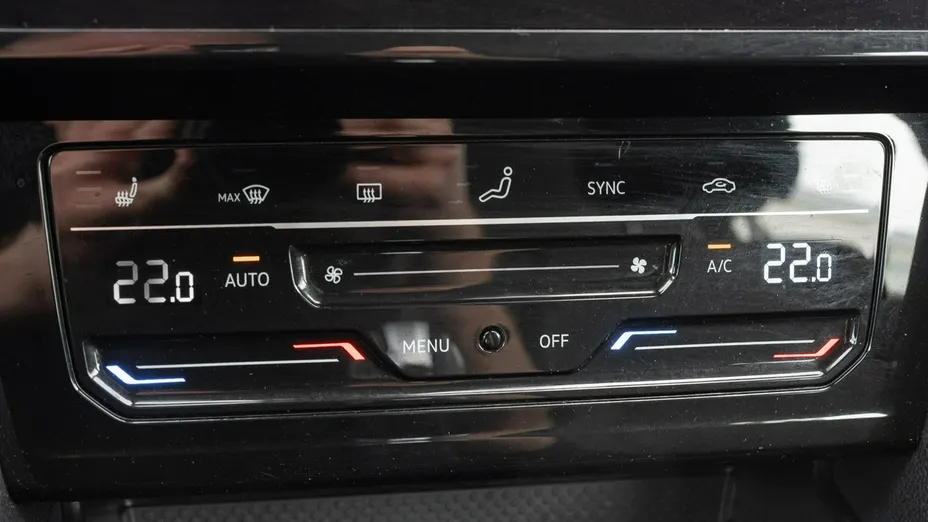 VOLKSWAGEN Passat -