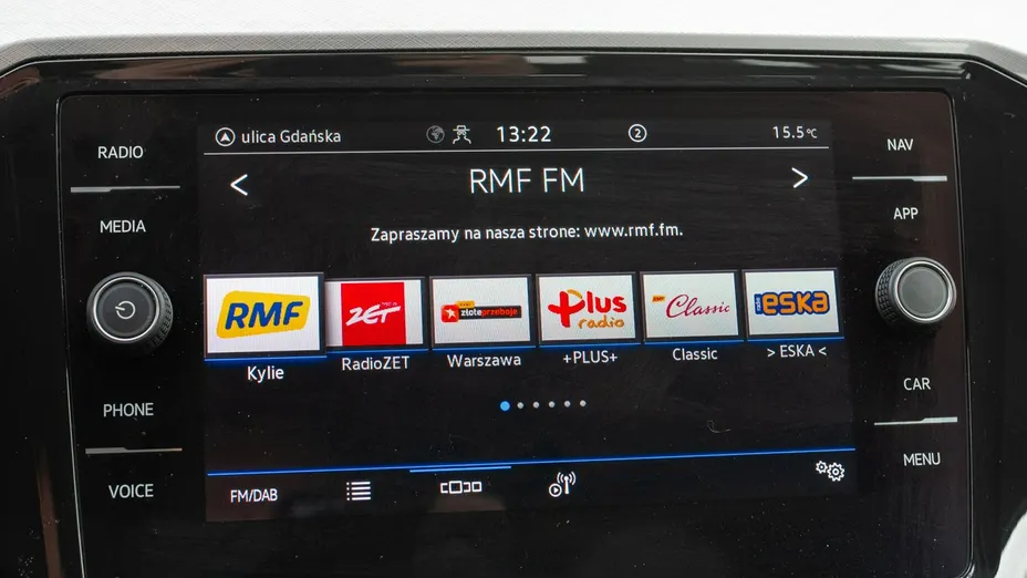VOLKSWAGEN Passat -