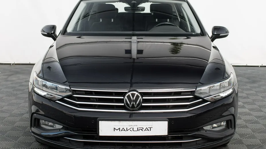VOLKSWAGEN Passat -