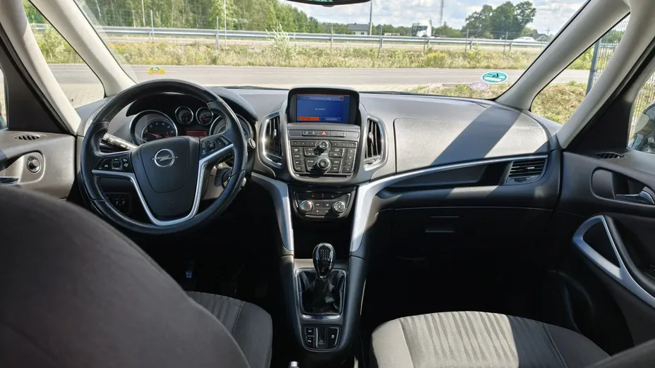 OPEL Zafira -