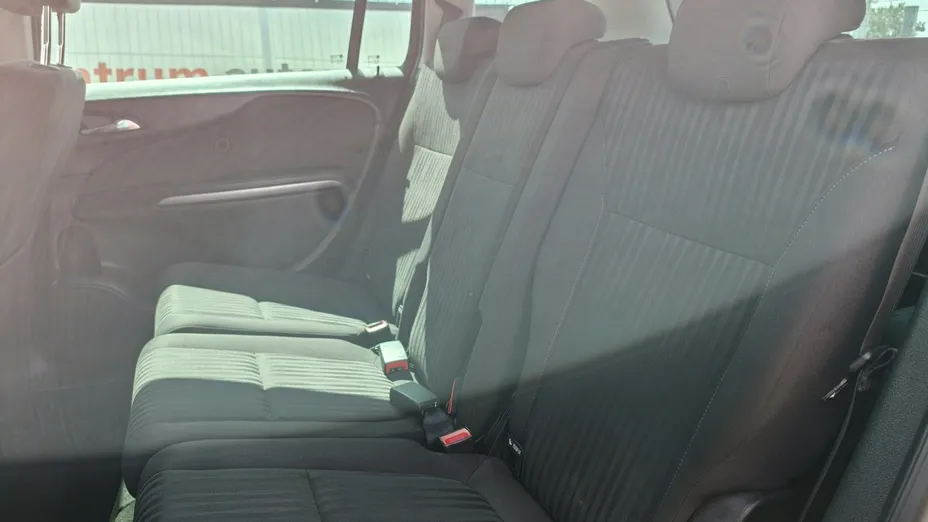 OPEL Zafira -