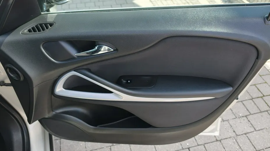 OPEL Zafira -