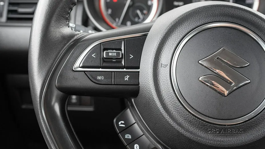 SUZUKI Swift -