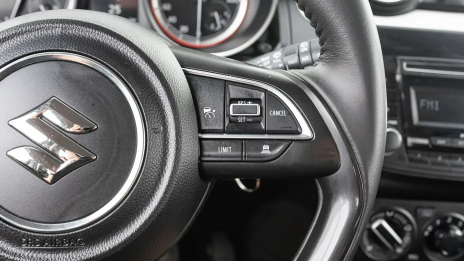 SUZUKI Swift -