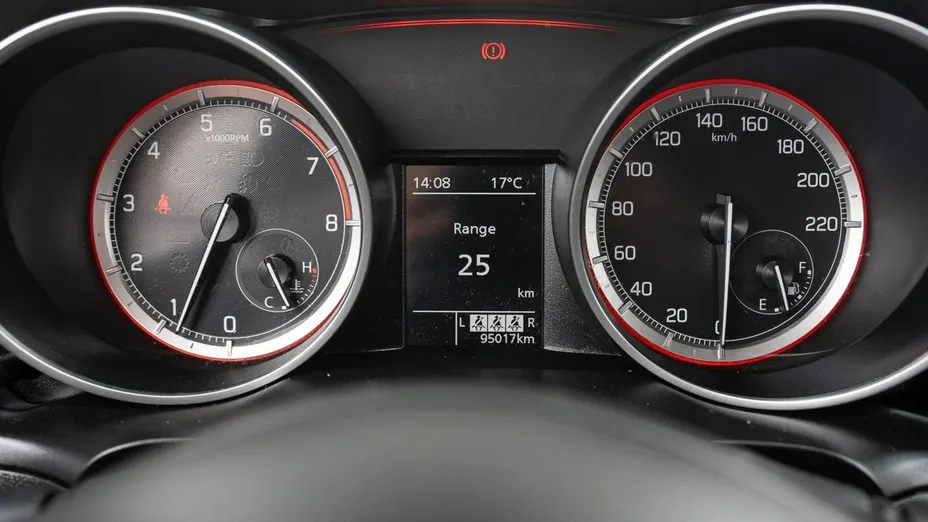 SUZUKI Swift -