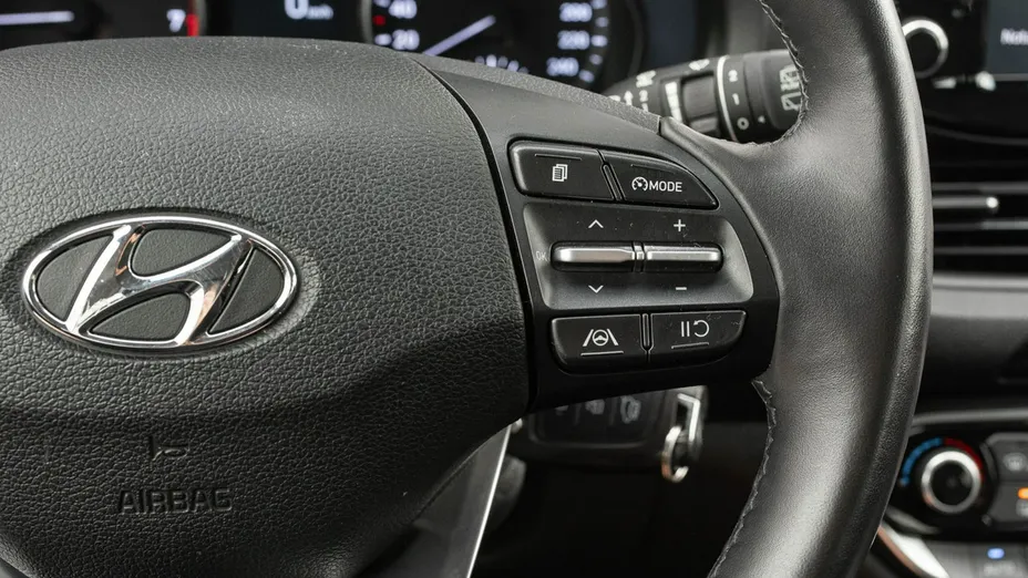 HYUNDAI i30 -