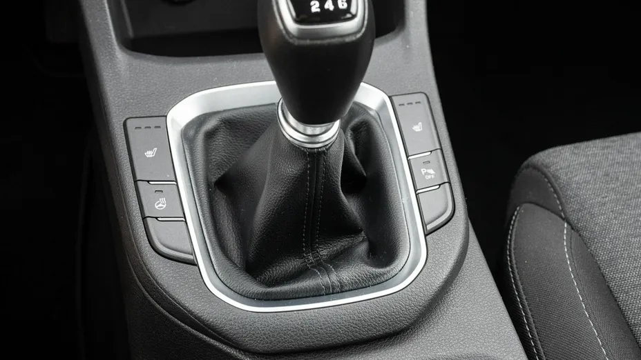 HYUNDAI i30 -