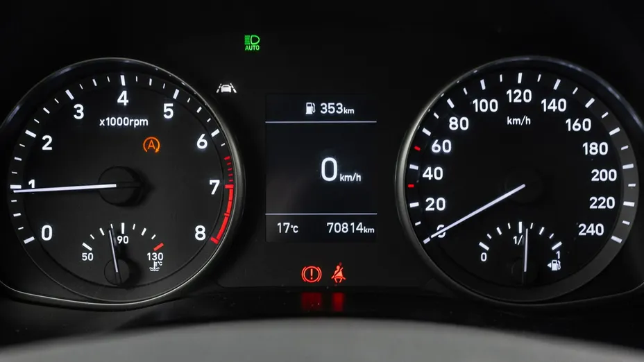 HYUNDAI i30 -