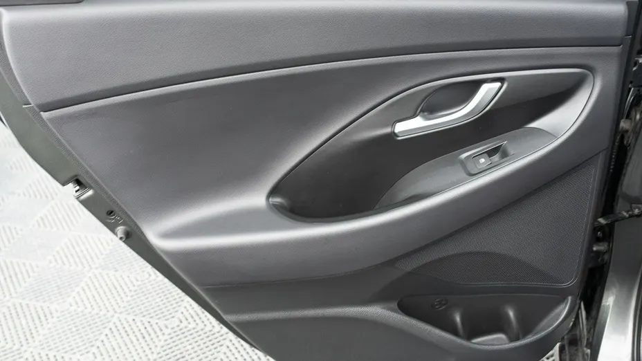 HYUNDAI i30 -