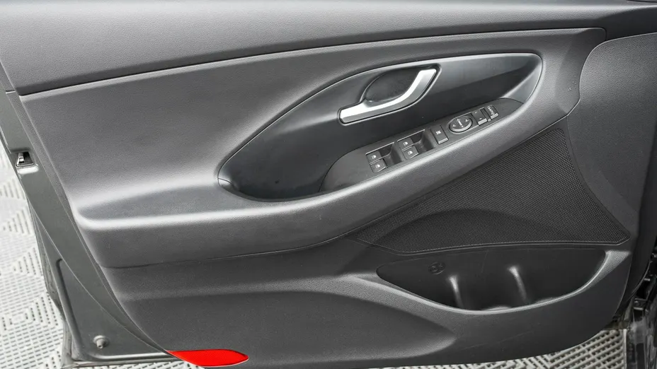 HYUNDAI i30 -