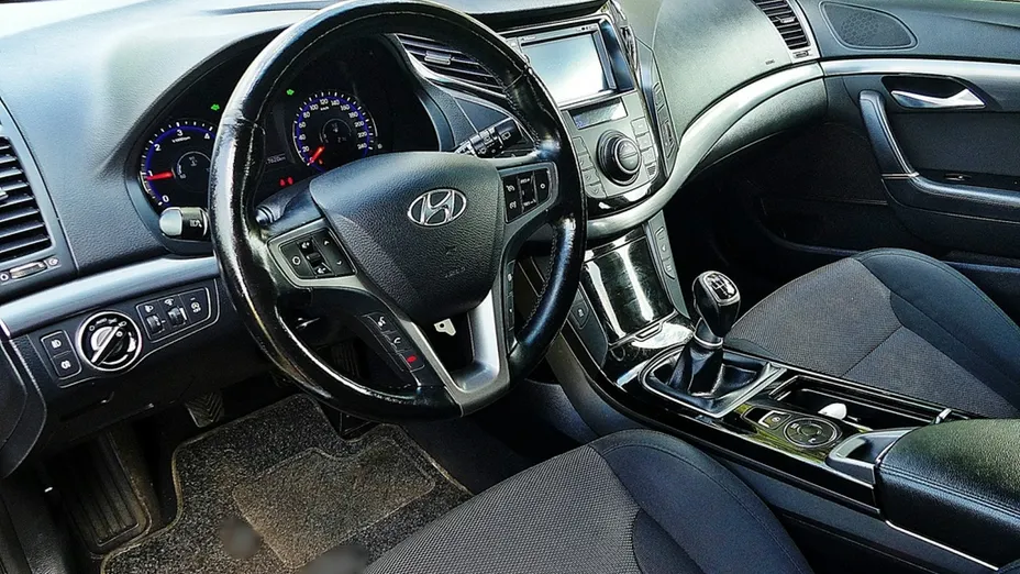 HYUNDAI i40 -