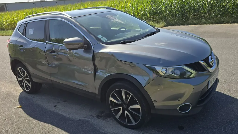 NISSAN Qashqai -