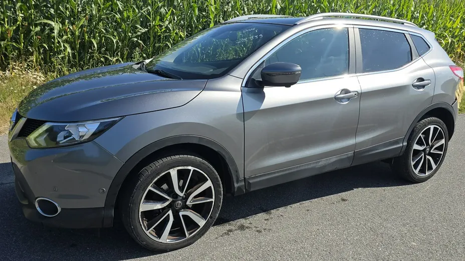 NISSAN Qashqai -