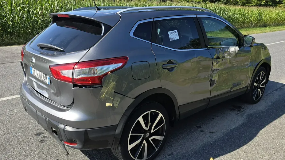 NISSAN Qashqai -
