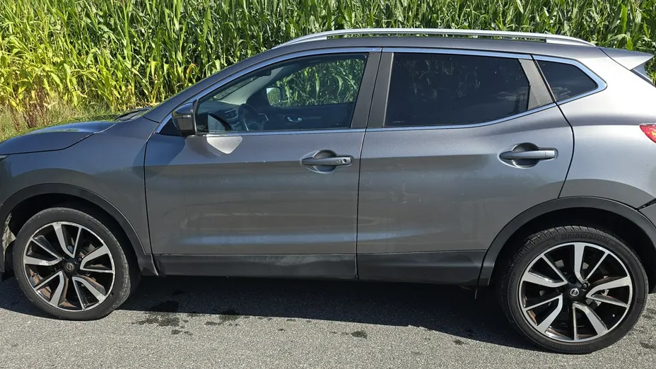 NISSAN Qashqai -