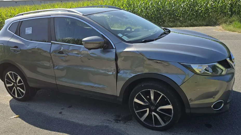 NISSAN Qashqai -