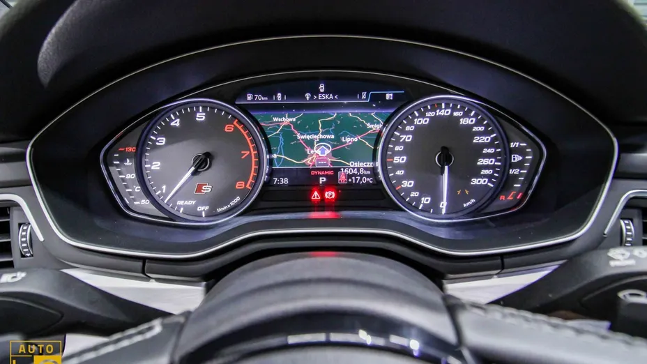 AUDI S4 -